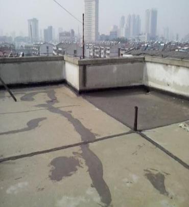 卢龙漏水维修 楼顶漏水是什么原因，楼顶漏水维修方法是什么?